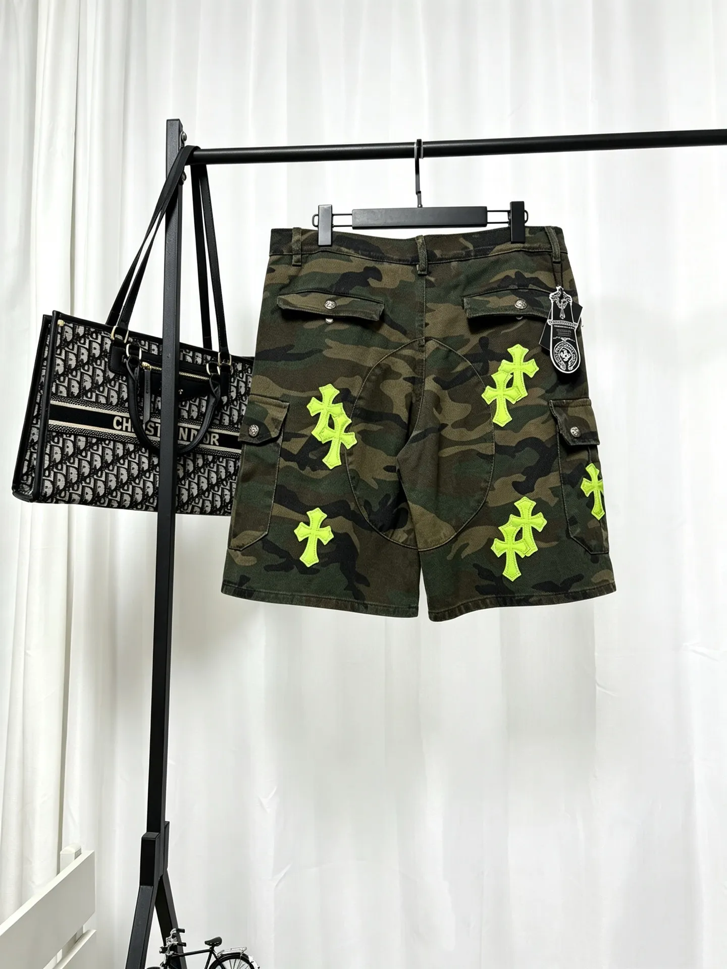 Chrome Hearts Chrome Hearts ， ， 、 Retro ， 。 ， Classic ， Genuine Leather ， ， ， 。 Green ， ， ， ， ， ， 。 Chrome Hearts ｜ Genuine Leather Retro ， ， ，Size S-XL，